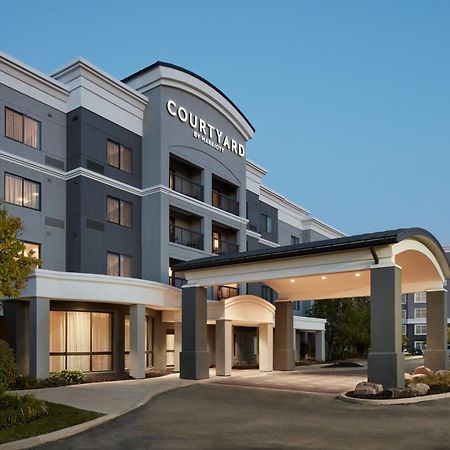 คอร์ตยาร์ด บาย แมริออท มิสซิสซอกา-แอร์พอร์ต คอร์ปอเรท เซ็นเตอร์ เวสต์ Hotel ภายนอก รูปภาพ